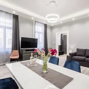  Aparthotel Prime Star Deak Ter Modern Luxury Hongarije